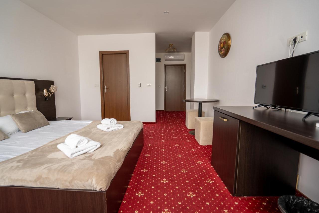 Hotel N Residence Timisoara Esterno foto